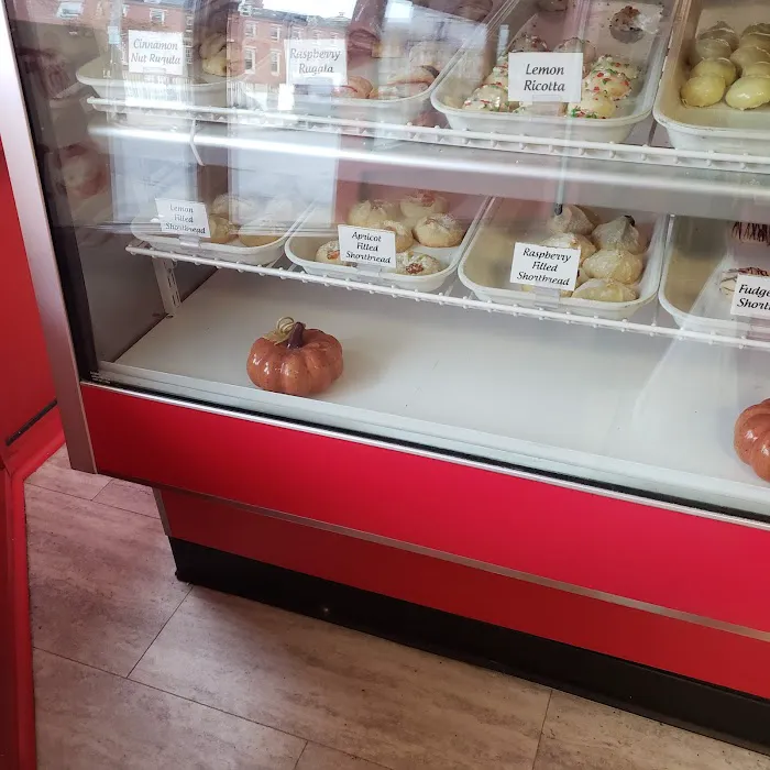 Fisichelli's Pastry Shop Picture 6