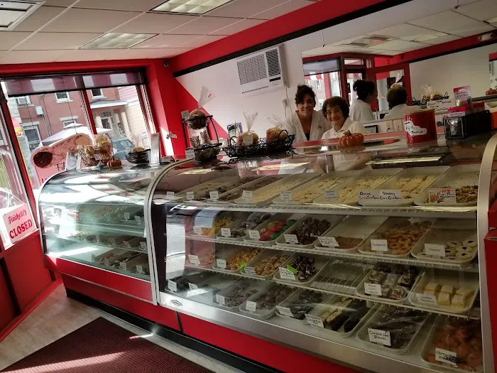 Fisichelli's Pastry Shop Picture 2