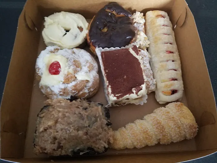 Dalo's Bakery Picture 8