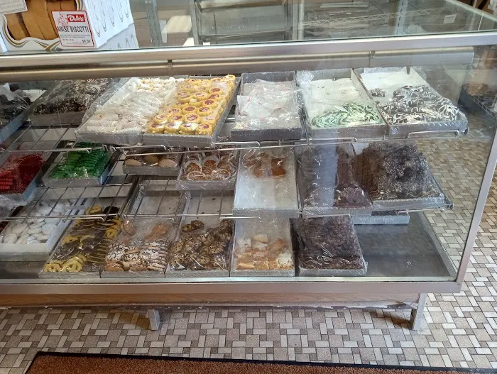 Dalo's Bakery Picture 7