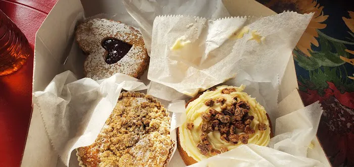 Cocoluxe Fine Pastries Picture 5