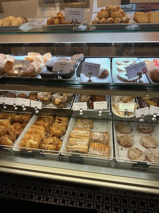 Cocoluxe Fine Pastries Picture 9