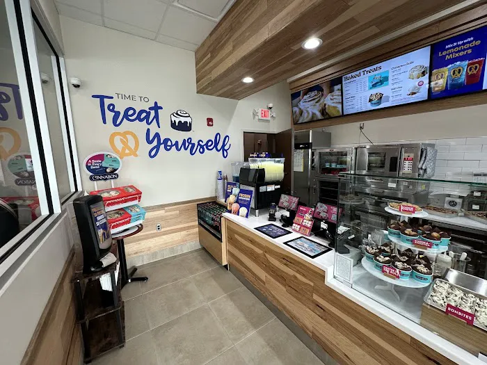 Auntie Anne's Picture 2
