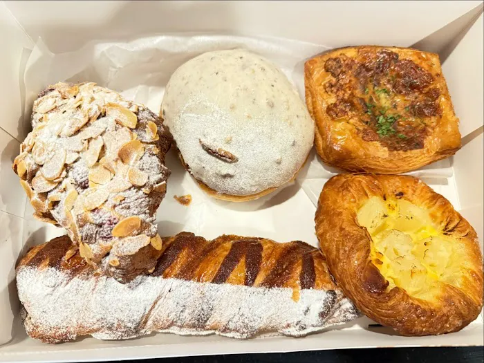 Paris Baguette Picture 9