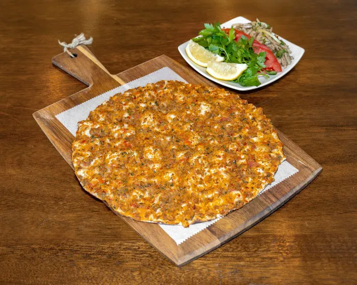 Mediterranean Lahmacun Flatbread Picture 8