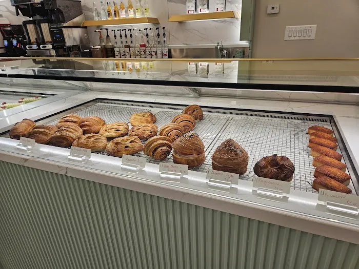 LELU Patisserie Picture 1