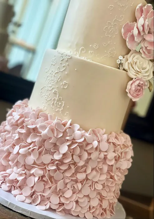 Polkadot Cake Shop Picture 6