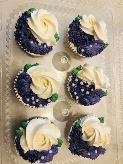 Em’s Cupcakes & Delicacies LLC Picture 10