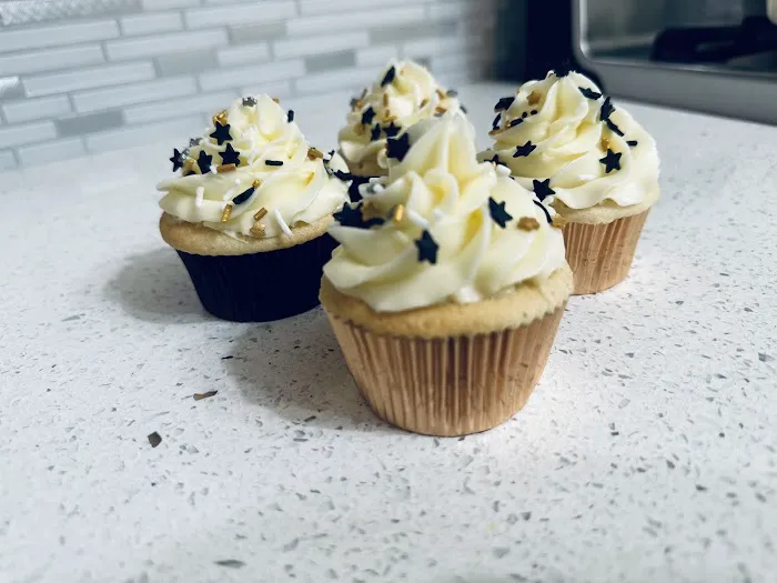 Em’s Cupcakes & Delicacies LLC Picture 5