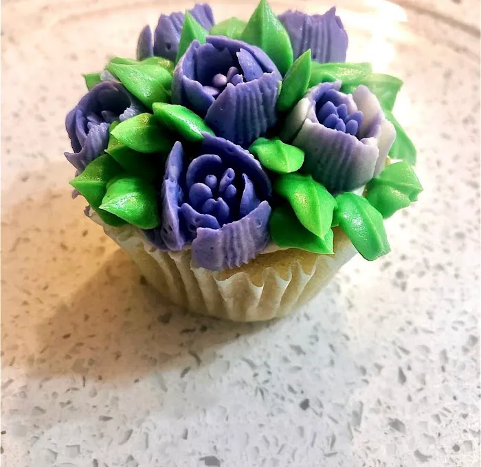 Em’s Cupcakes & Delicacies LLC Picture 3