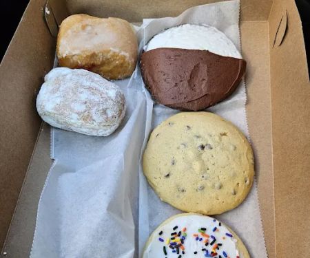 Holland Farms Bakery & Deli