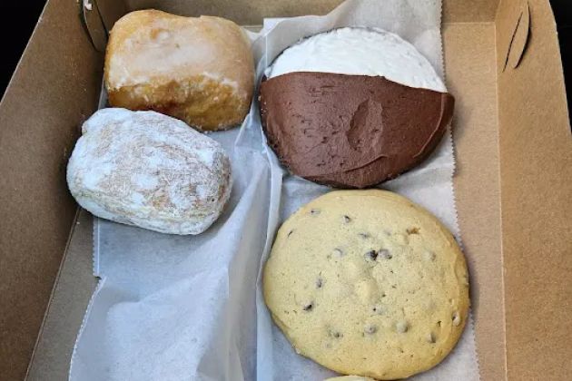 Holland Farms Bakery & Deli