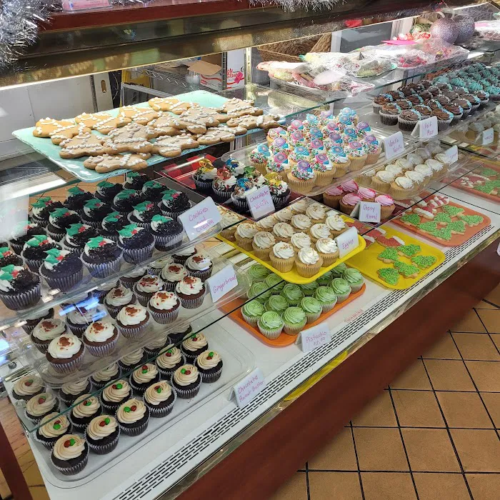 Lizzy's Cupcakery & Candies Picture 2