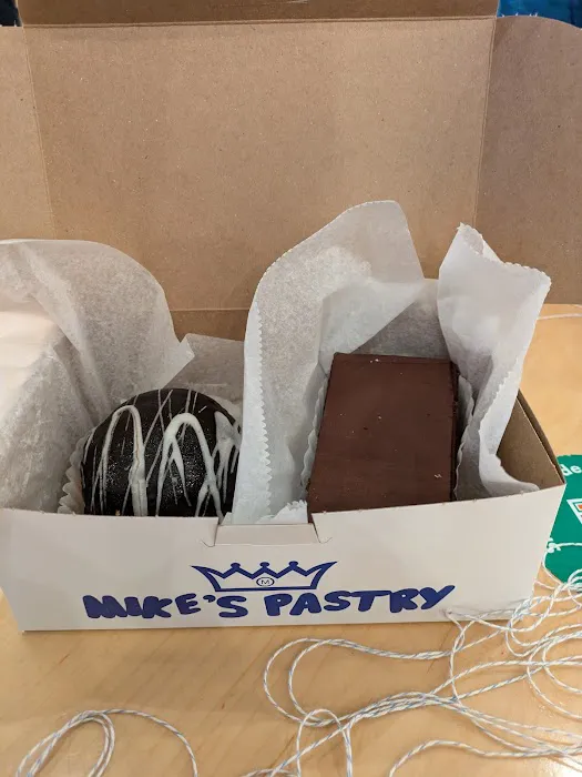 Mike’s Pastry Picture 8
