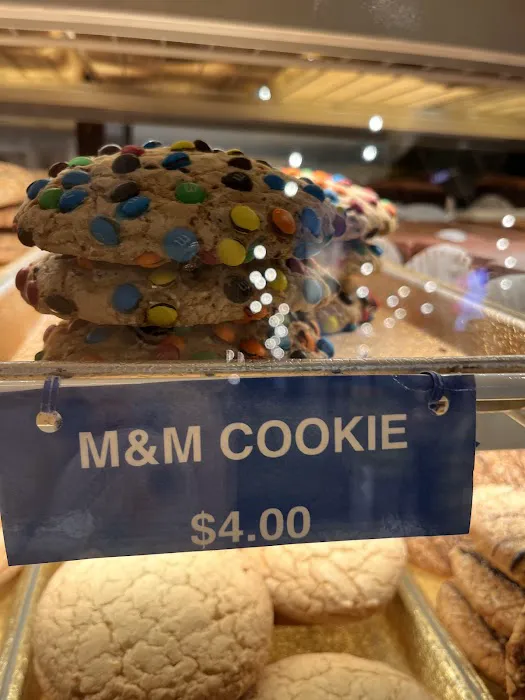 Mike’s Pastry Picture 6