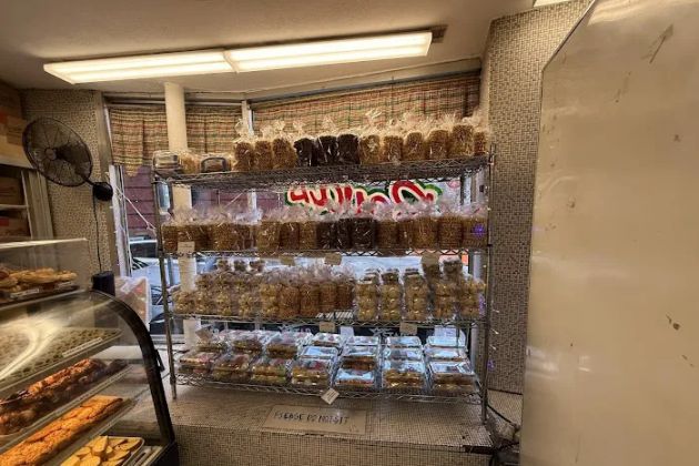 Bova's Bakery