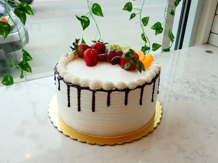 Lolly's Bakery Picture 5