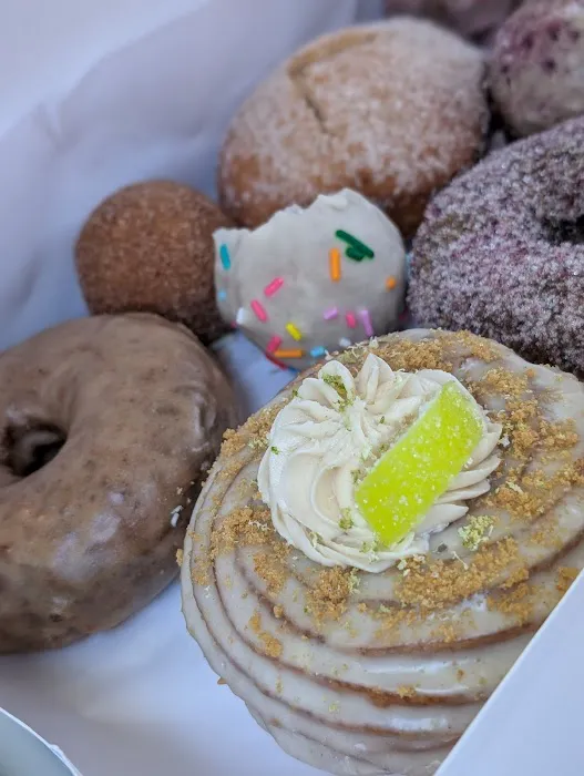 Magic 8 Donuts Picture 6