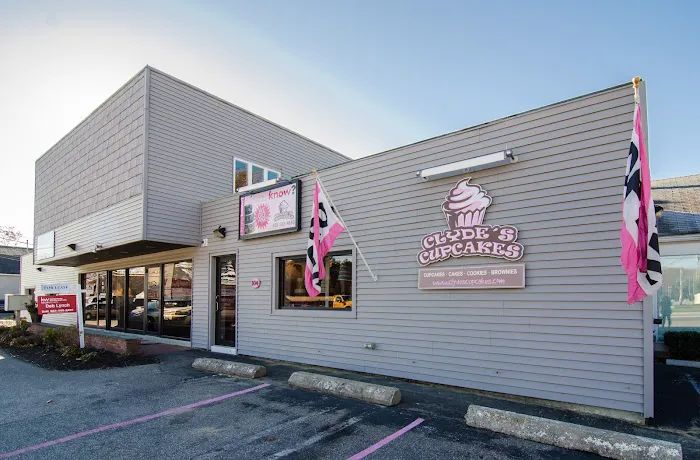Clyde's Cupcakes Picture 8