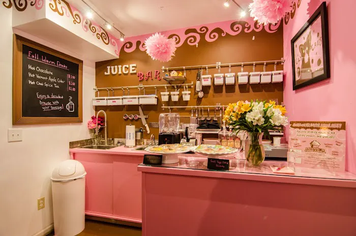 Clyde's Cupcakes Picture 5