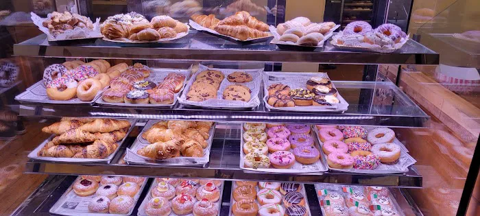 Enzo Benzo Specialty Donuts Picture 5