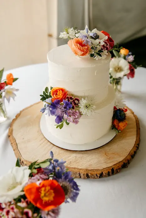 Red Poppy Cakery Picture 7