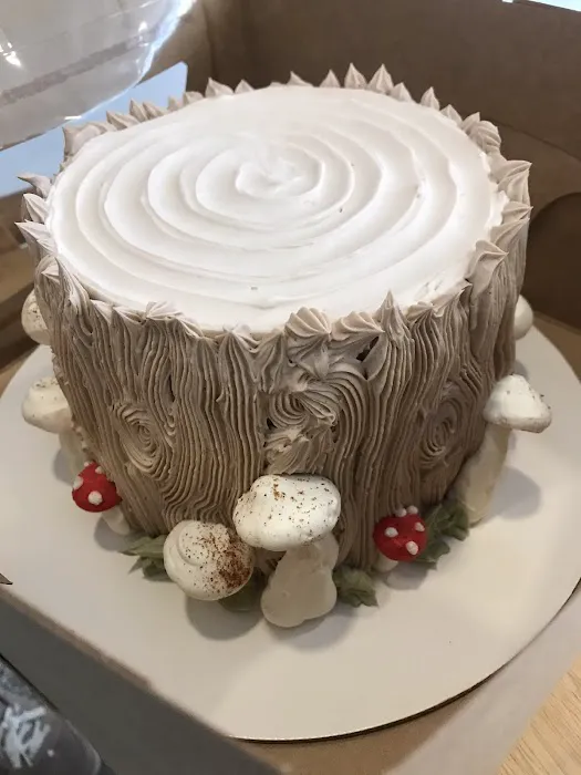 Red Poppy Cakery Picture 5