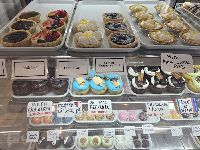 Agape Cakes and Confections Picture 4