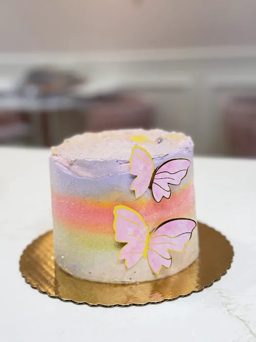 Divine Sugar Cake Shop Picture 2