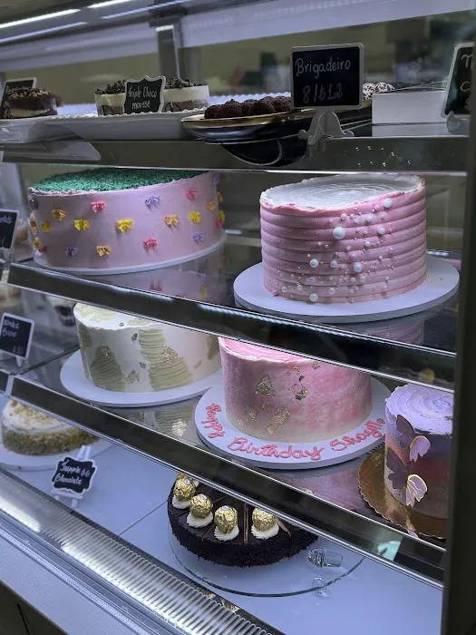 Divine Sugar Cake Shop Picture 5