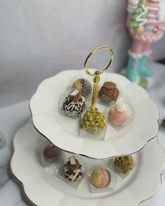 Divine Sugar Cake Shop Picture 6