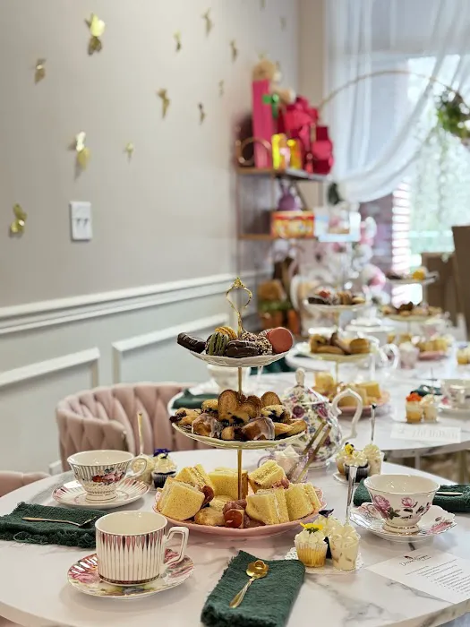 Divine Sugar Cake Shop Picture 3