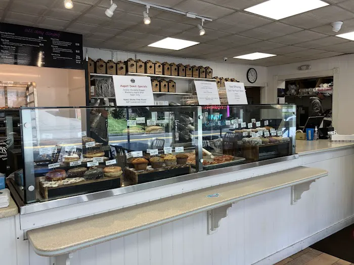 Kane's Donuts-Lincoln Avenue Picture 10