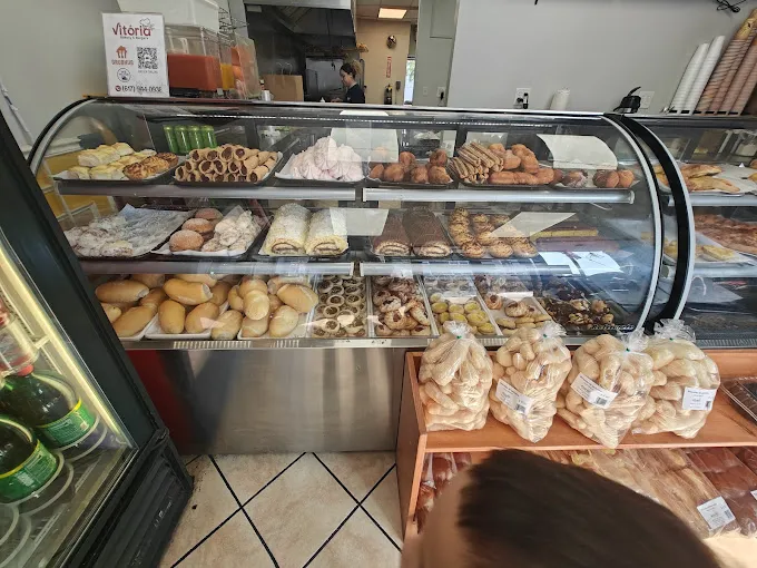 Padaria Brasileira em Everett | Vitória Bakery and Burgers | Everett - MA Picture 3