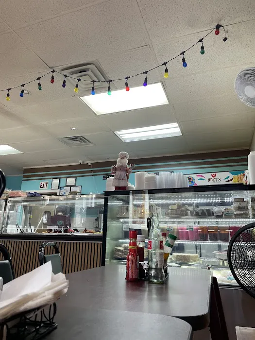 Roxy's Bakery & Restaurant Picture 2