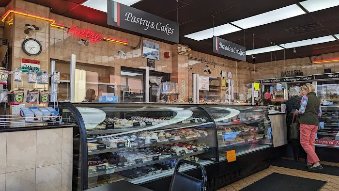 Manne's Bakery Picture 9