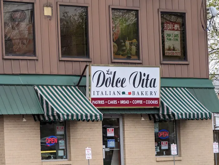 La Dolce Vita Italian Bakery Picture 1
