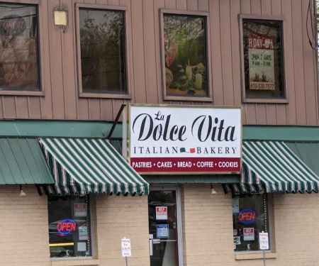 La Dolce Vita Italian Bakery
