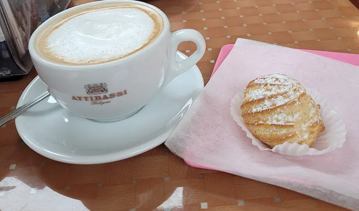La Dolce Vita Italian Bakery Picture 4
