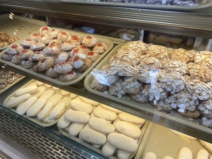 La Dolce Vita Italian Bakery Picture 8