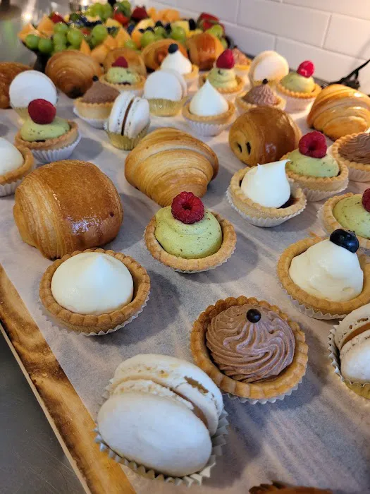 Sophistiqué - French Bakery Picture 8