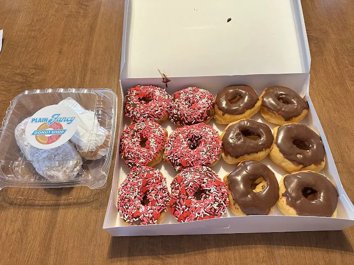 Plain & Fancy Donut Shop Picture 7