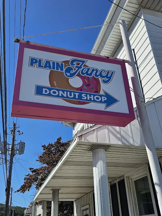Plain & Fancy Donut Shop Picture 6