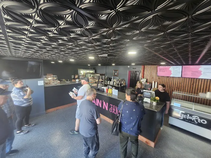 Plain & Fancy Donut Shop Picture 8