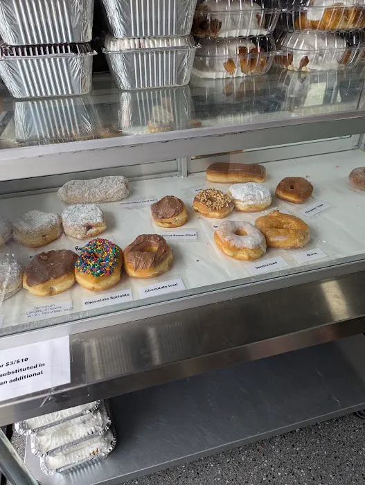 Plain & Fancy Donut Shop Picture 4