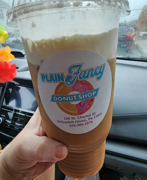 Plain & Fancy Donut Shop Picture 3