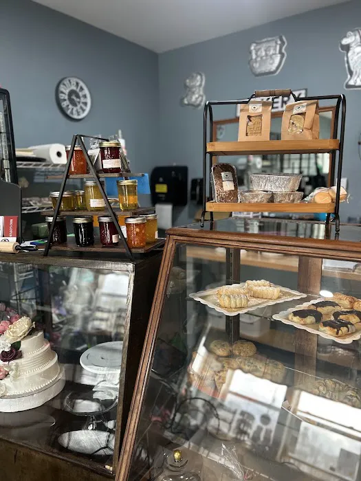 2 cats cakery and sweet treats Picture 2