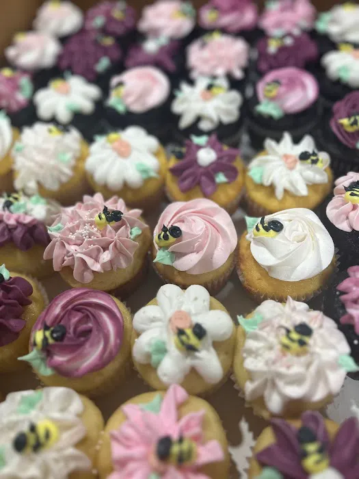 2 cats cakery and sweet treats Picture 5