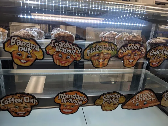 Lil Pickles Deli Picture 6