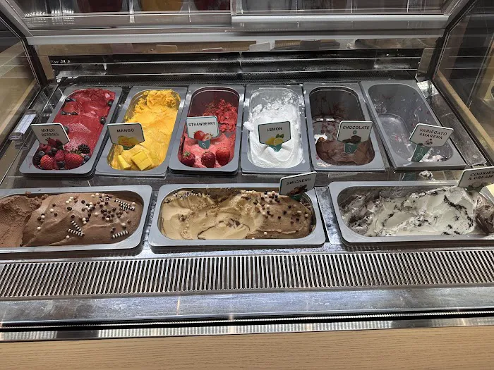 Angelina Bakery - Fort Lee Picture 2